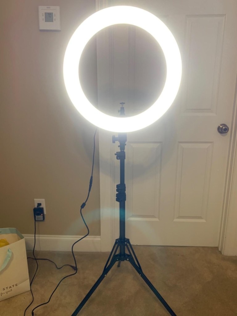 List of best video lights for visual creators (Beginners/Semi Professional)